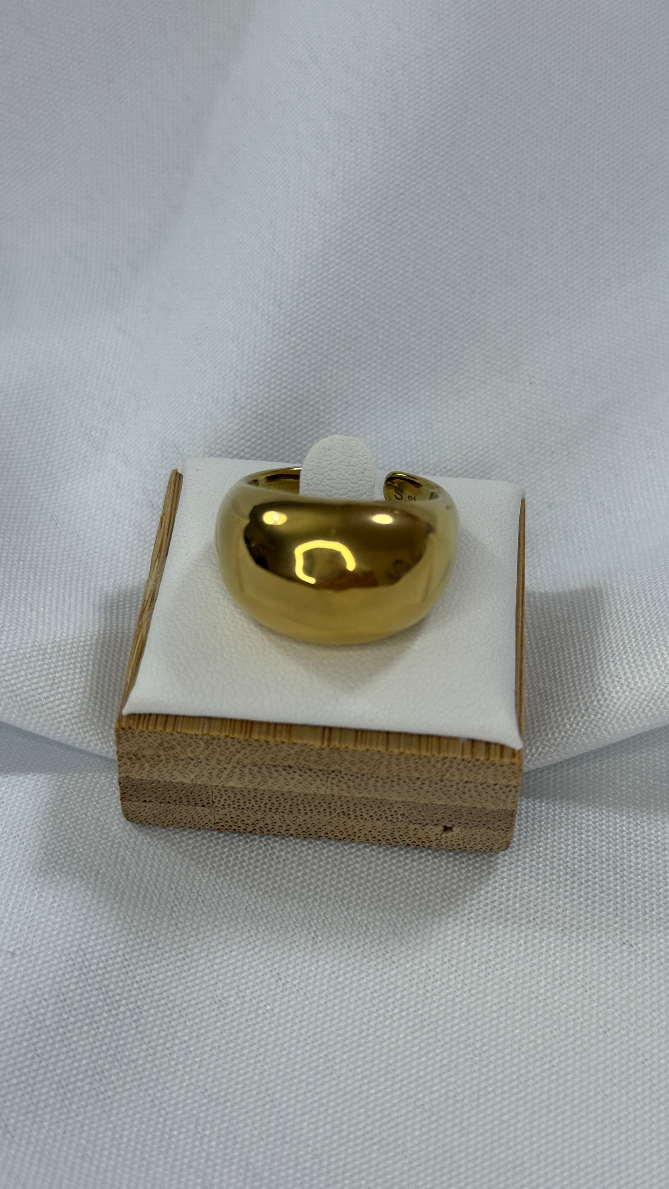 Anello bombato rigido