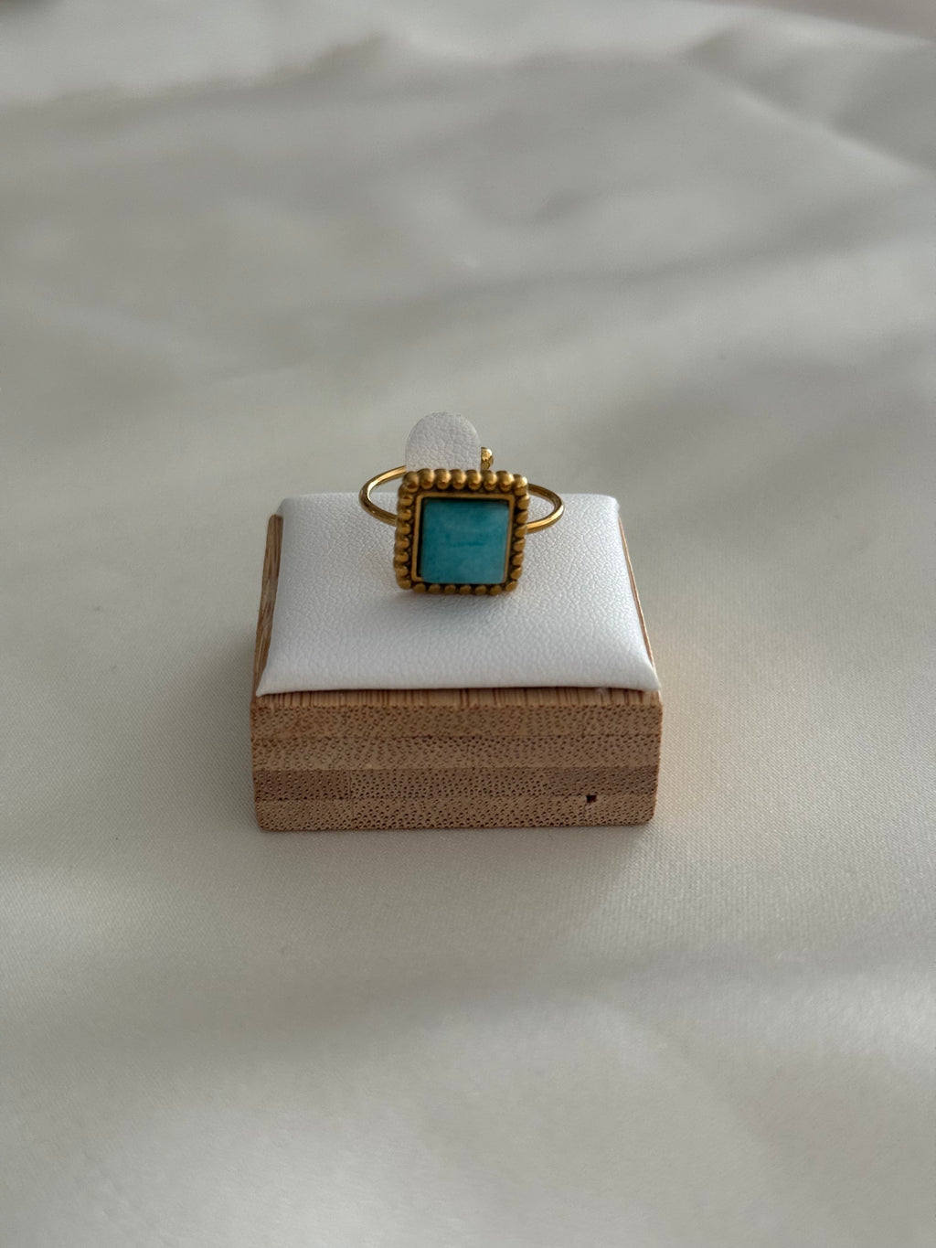Anello pietra azzurra