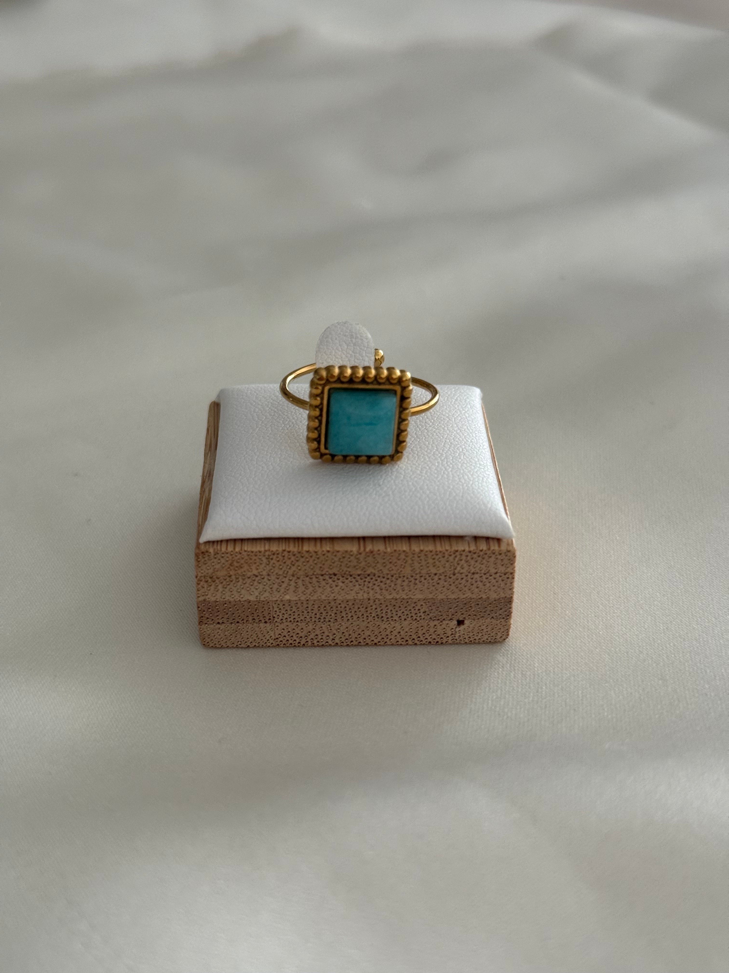 Anello pietra azzurra