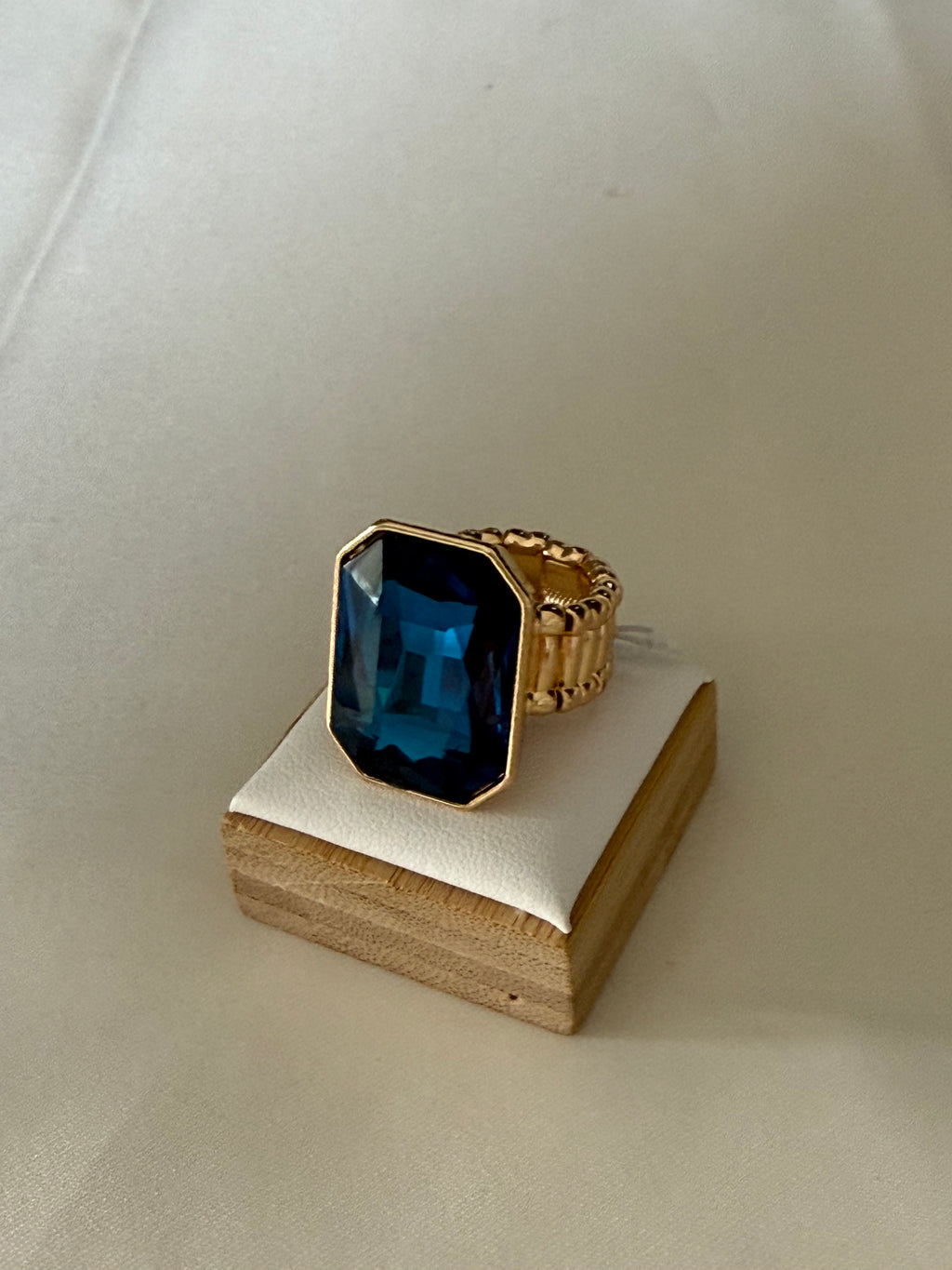 Anello Bridgerton blu