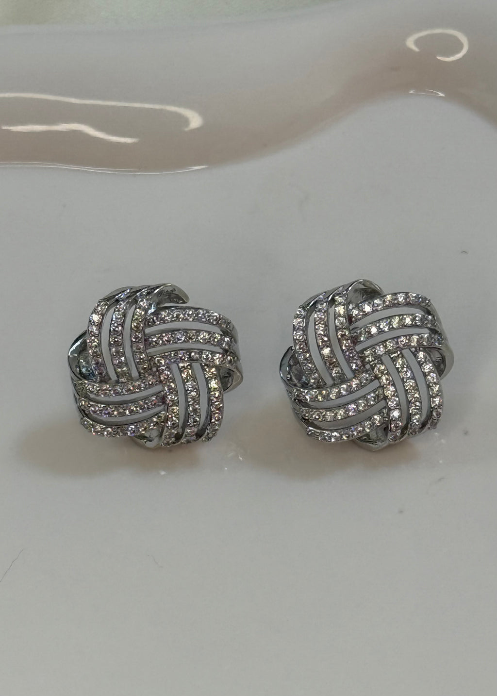 Orecchini nodo brillantinato silver