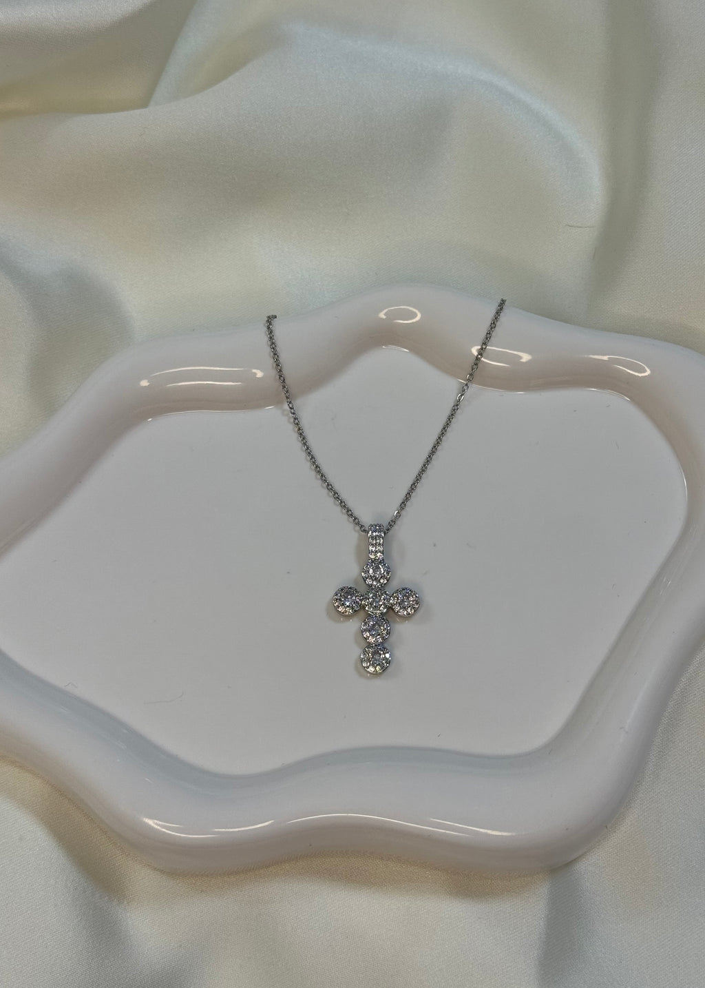 Collana con charm croce brillantinata silver