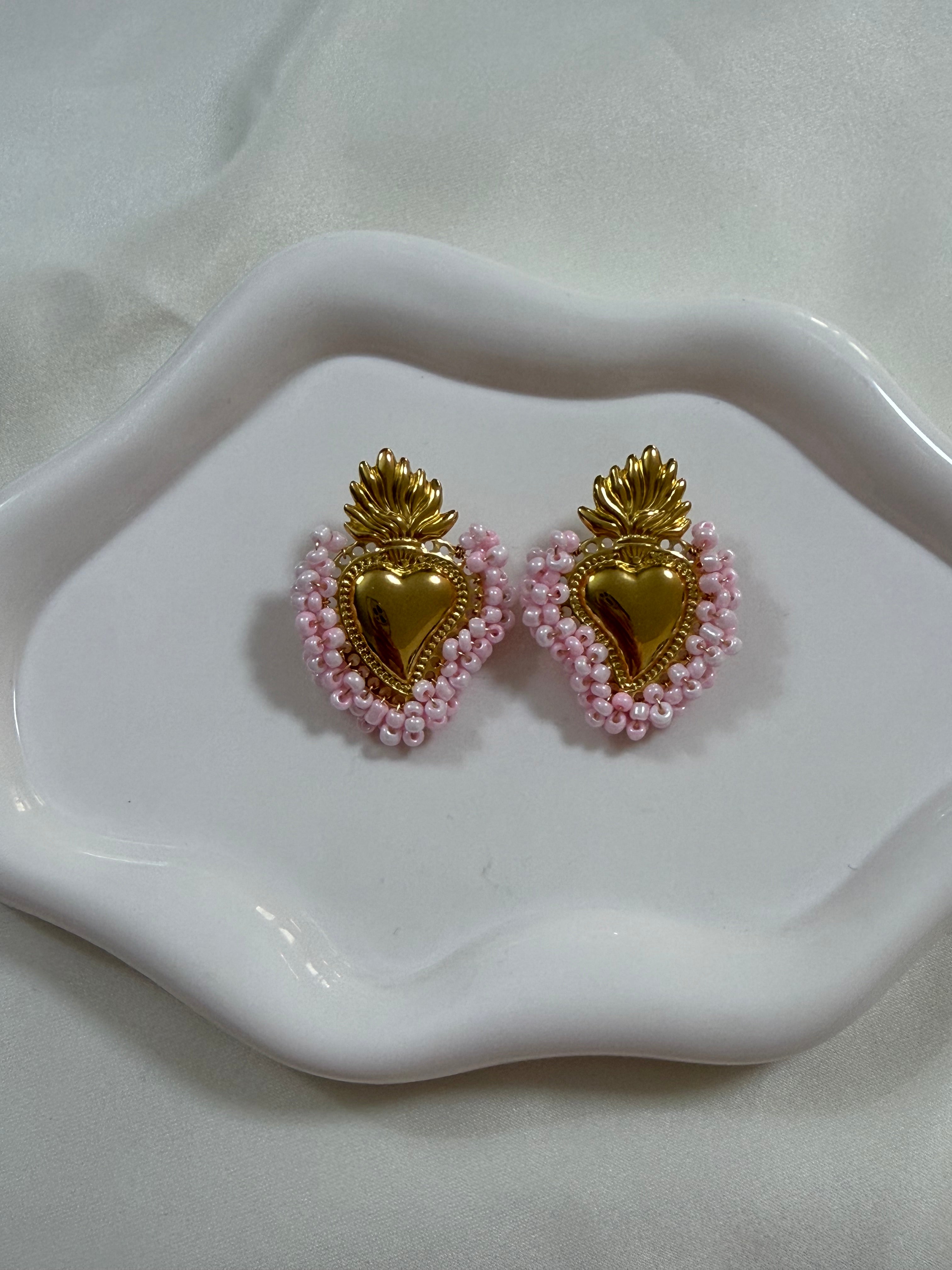 Orecchini “Cuore sacro” baby pink