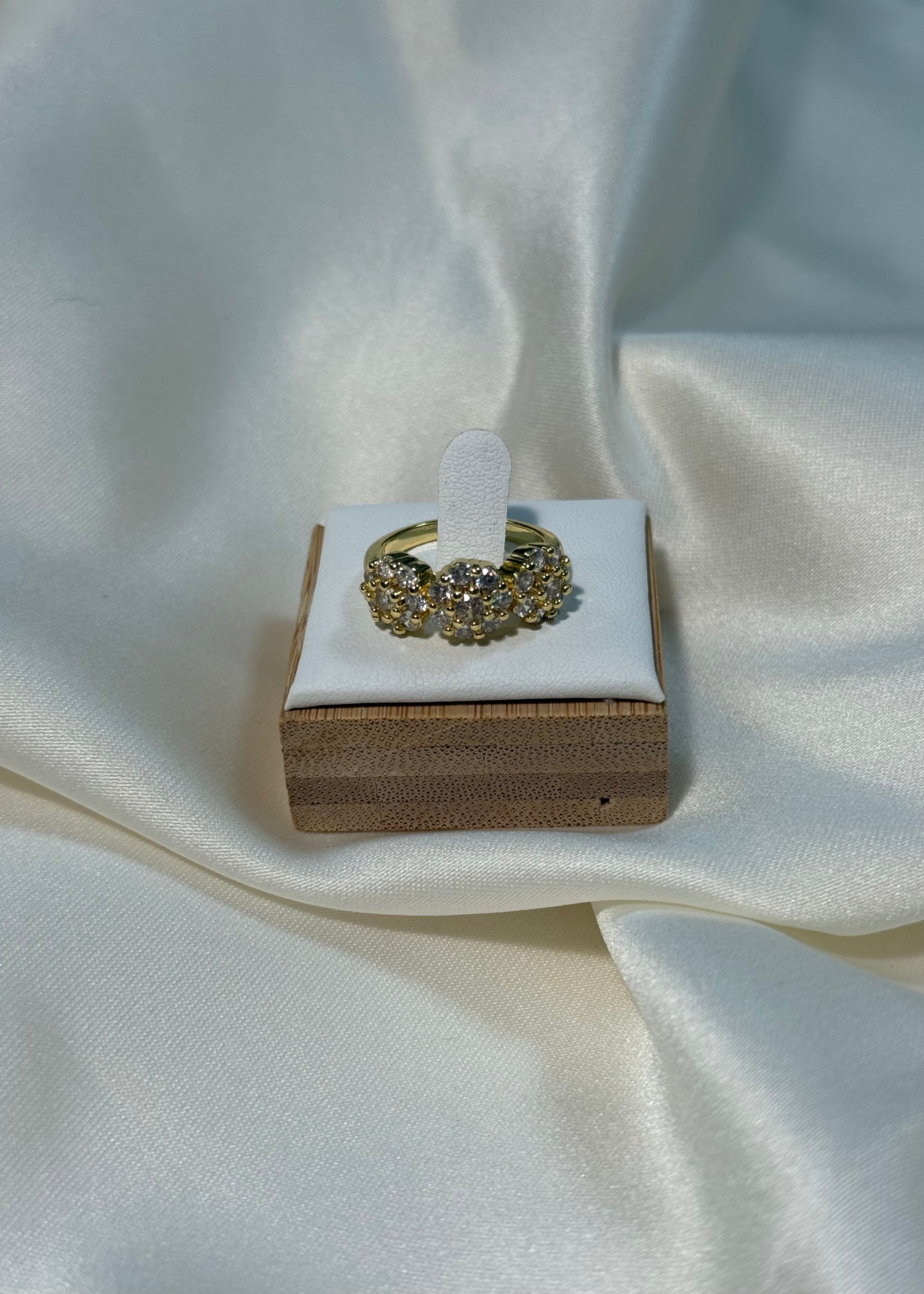 Anello trology flower in gold