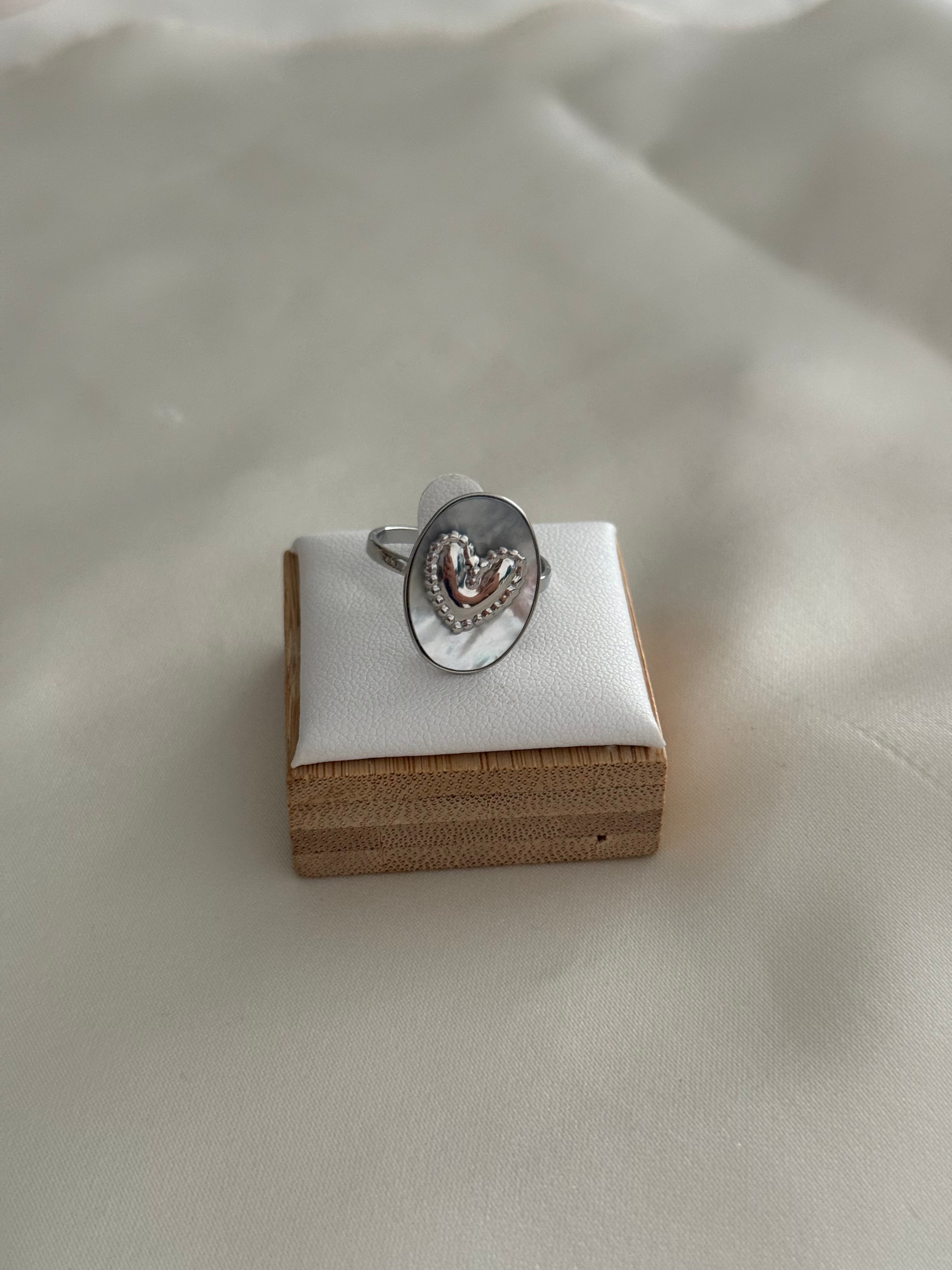 Anello cuore madreperla