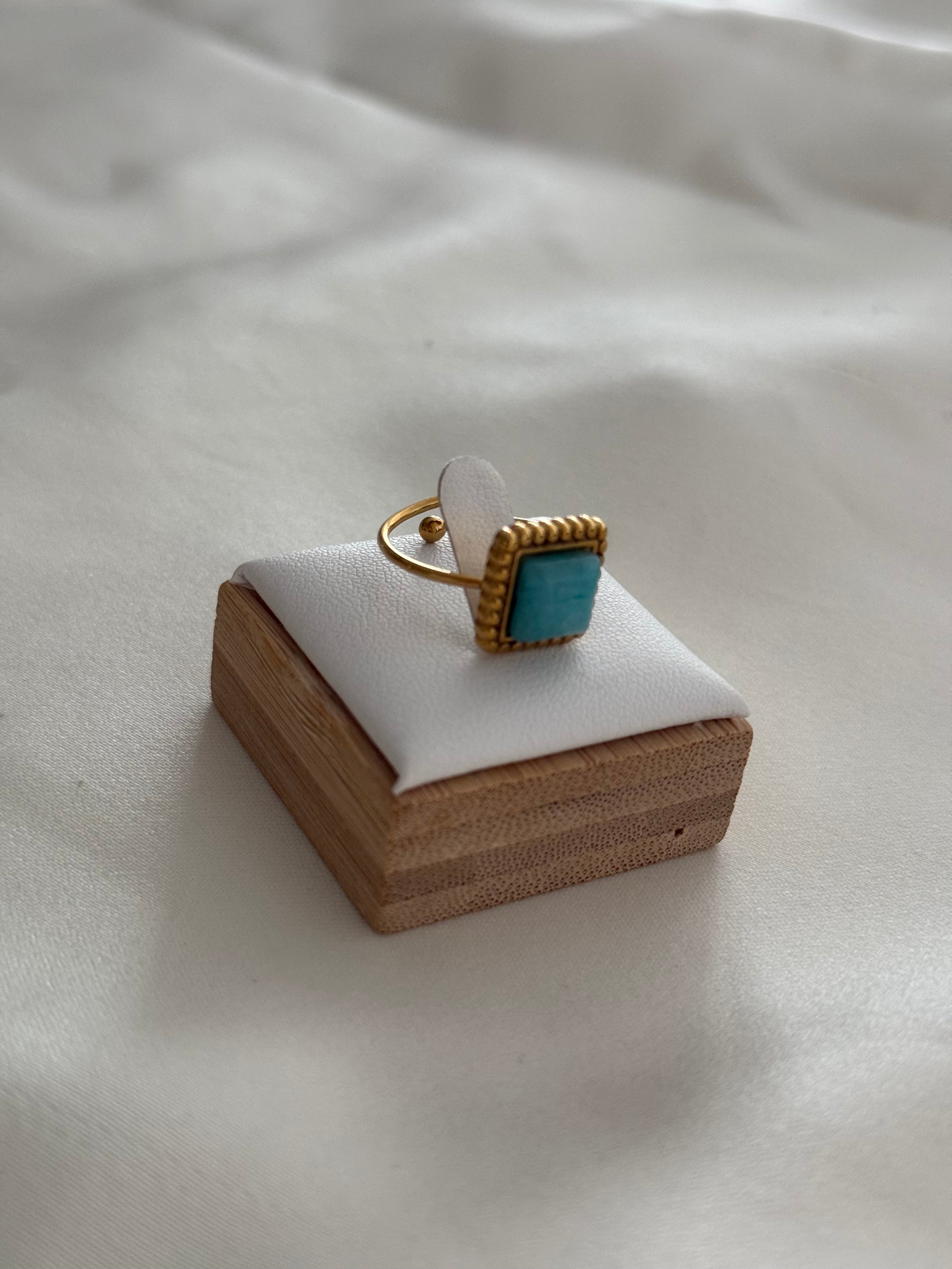 Anello pietra azzurra