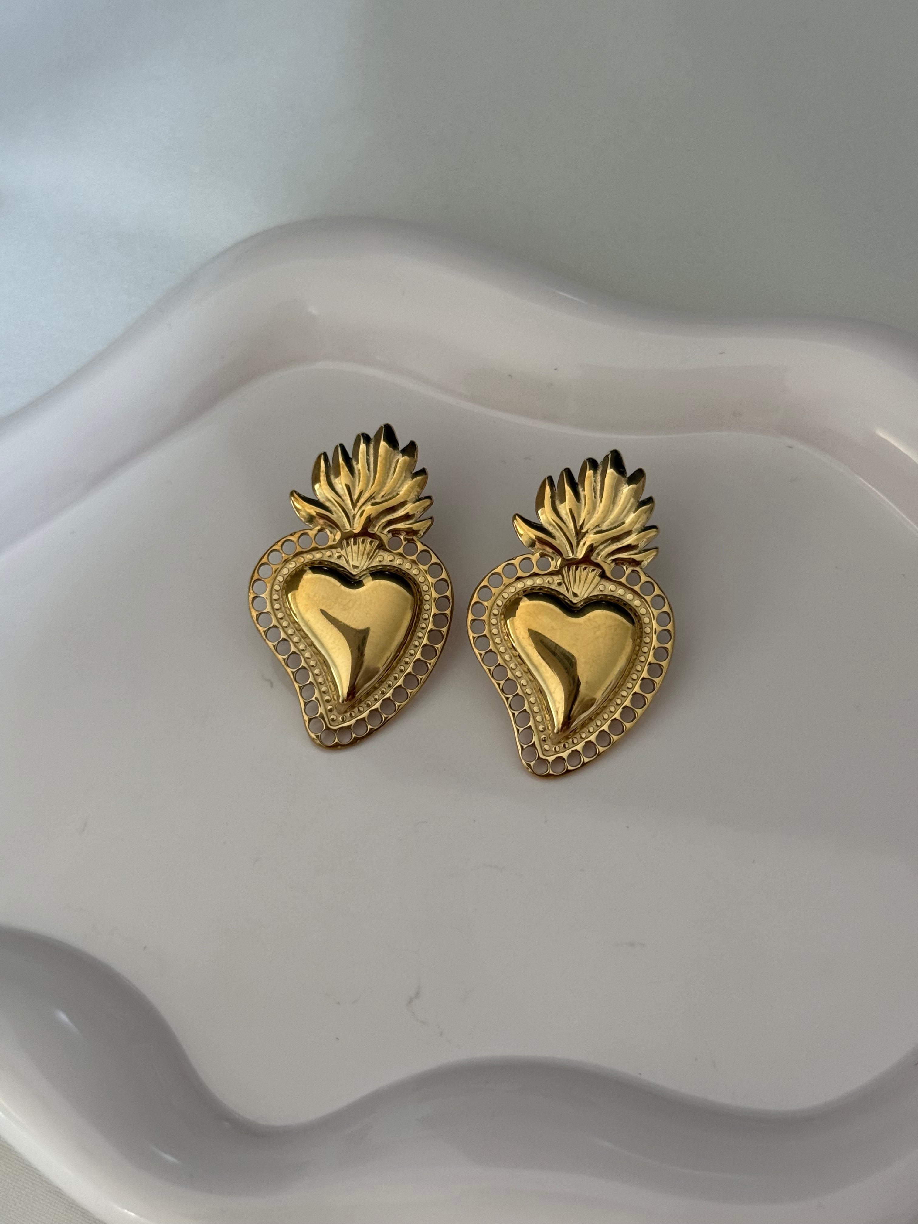 Orecchini cuore sacro gold