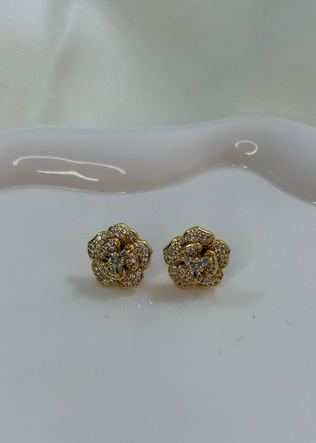 Orecchini fiore gold brillantinato