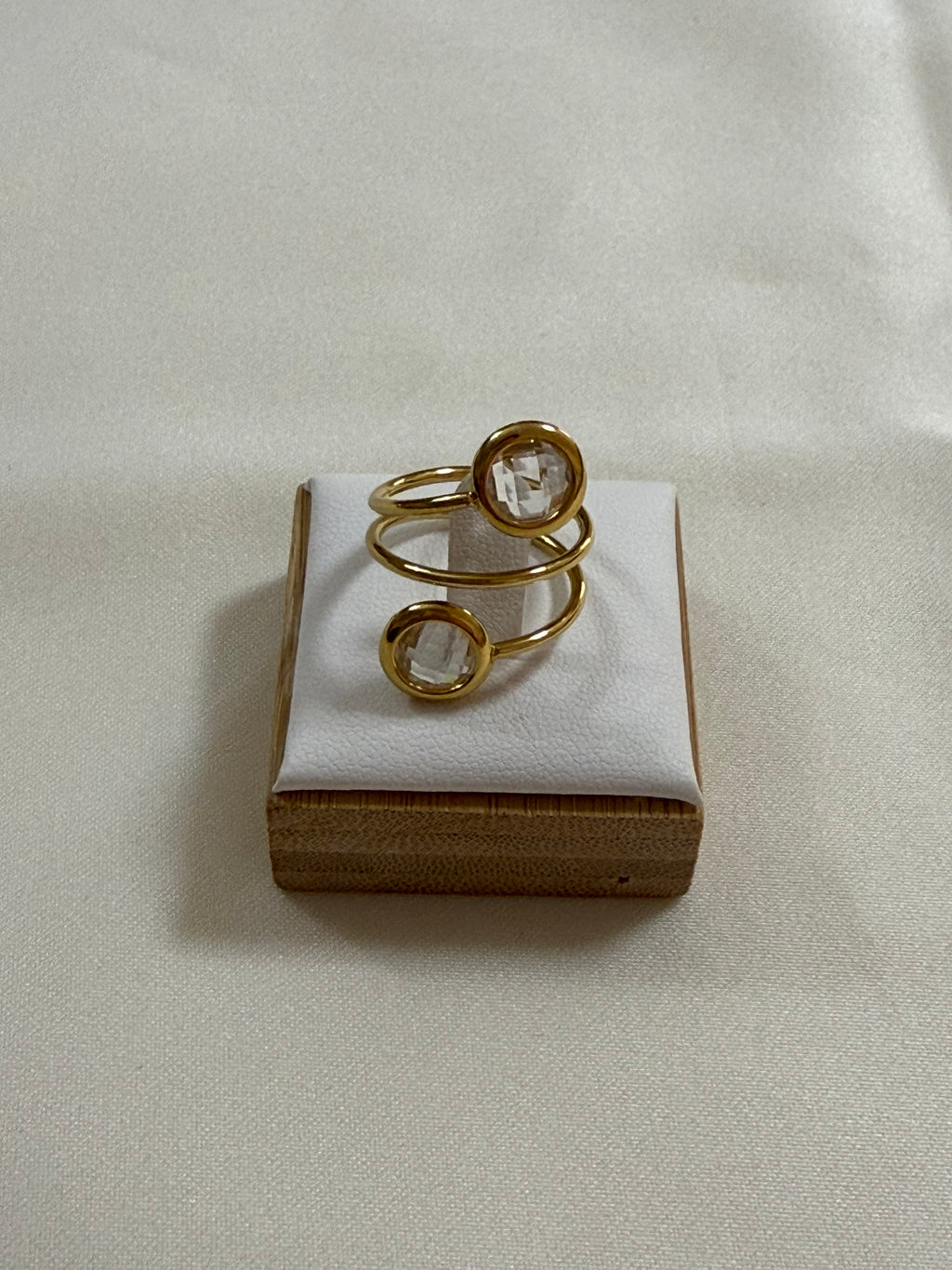Anello “Mallory” bianco