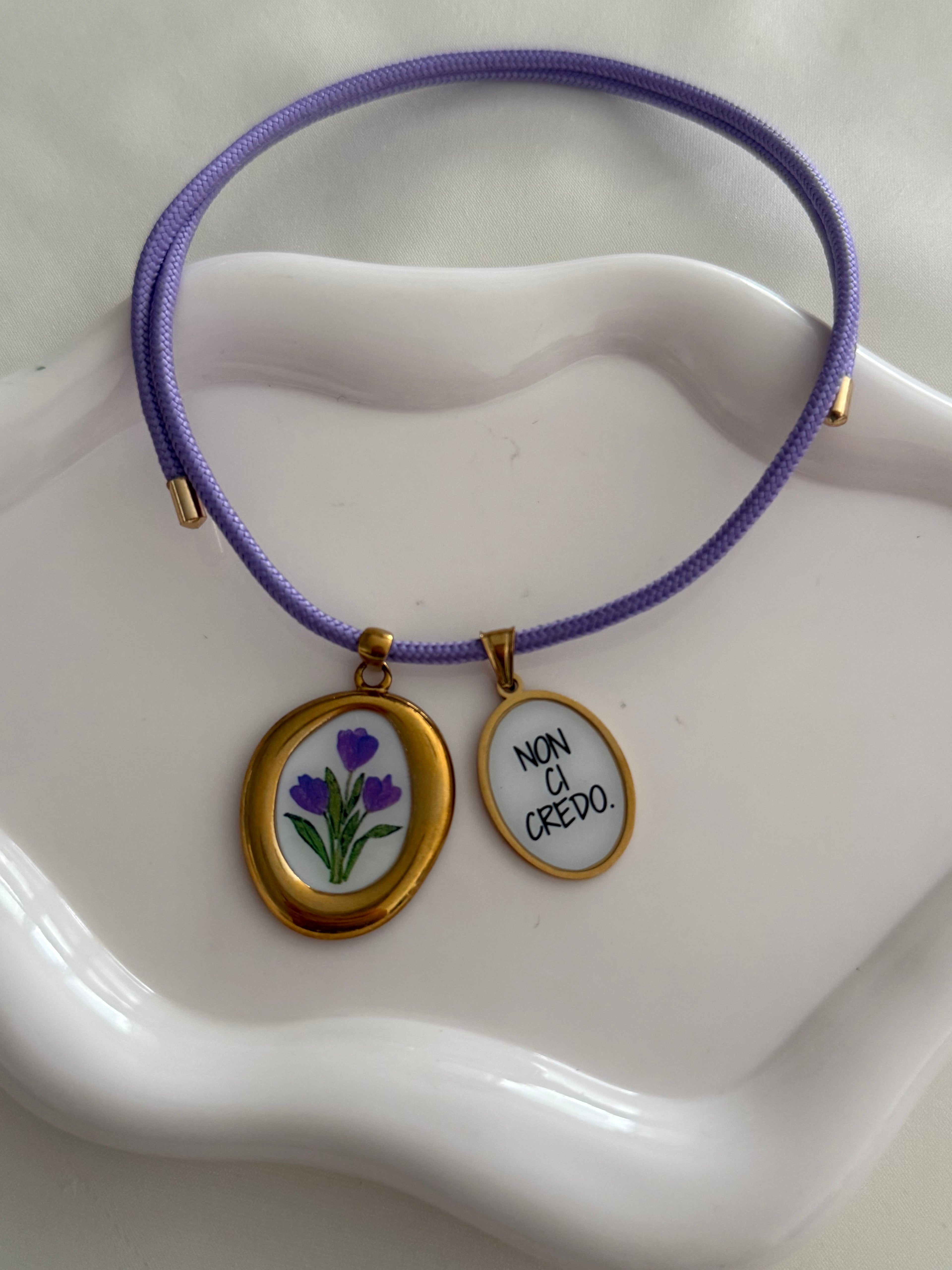 Collana magnetica viola