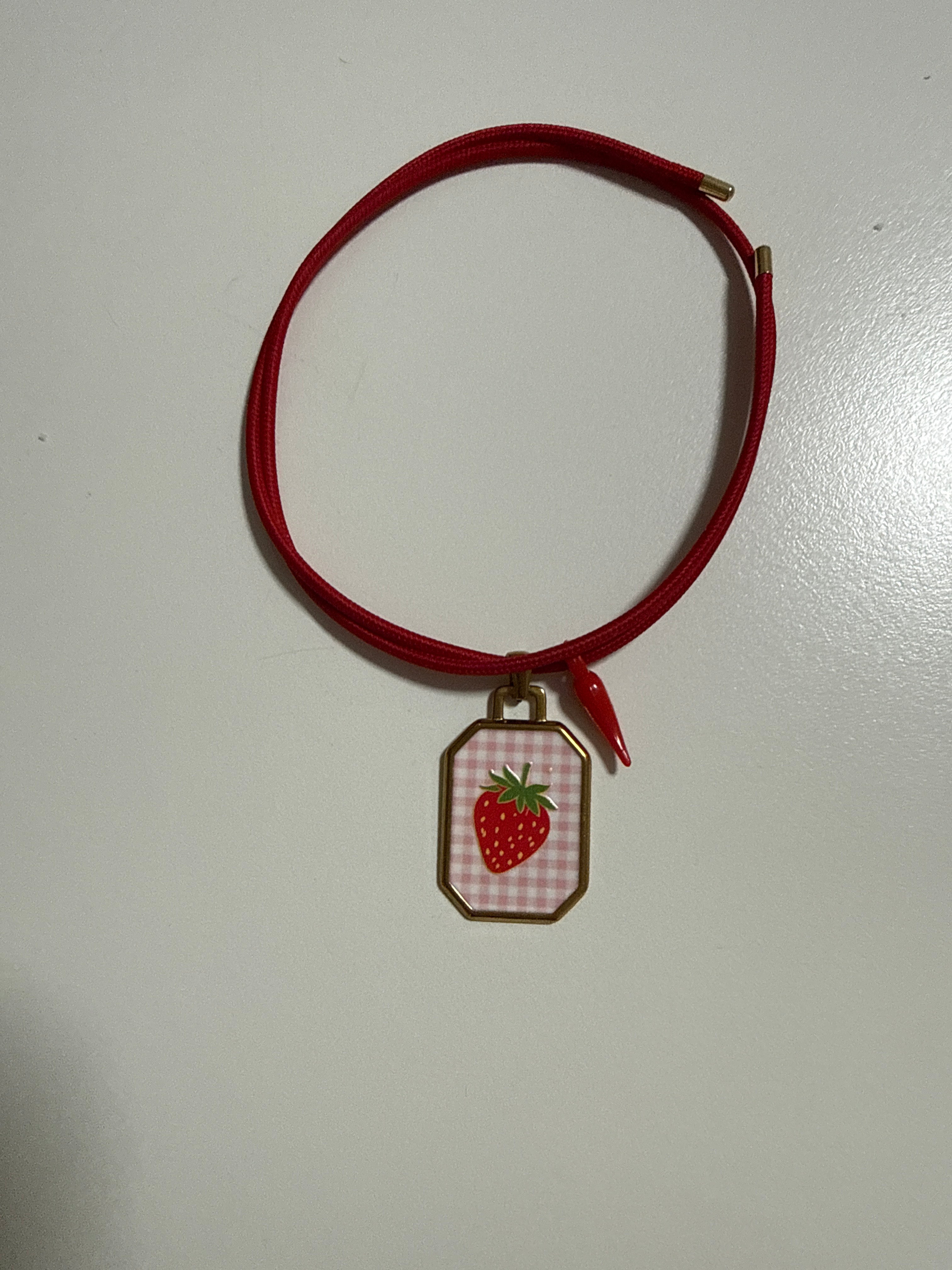 Collana fragolina