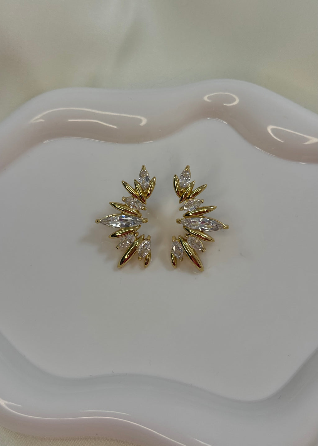 Orecchini mezza luna gold e diamantini