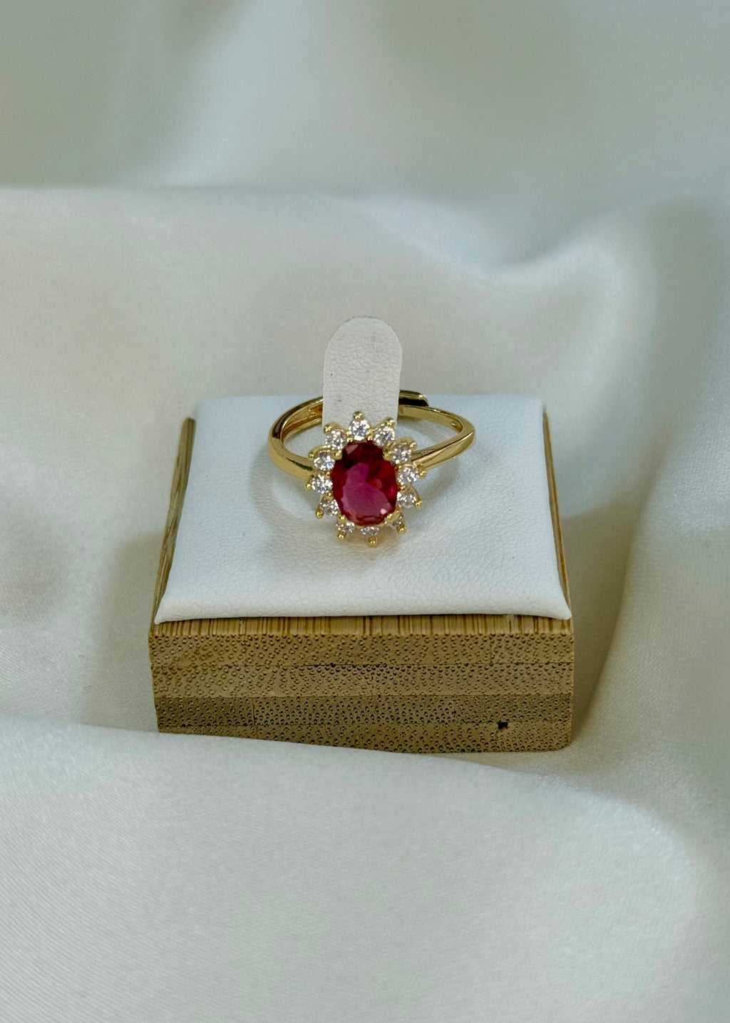 Anello Katy gold e pietra rossa