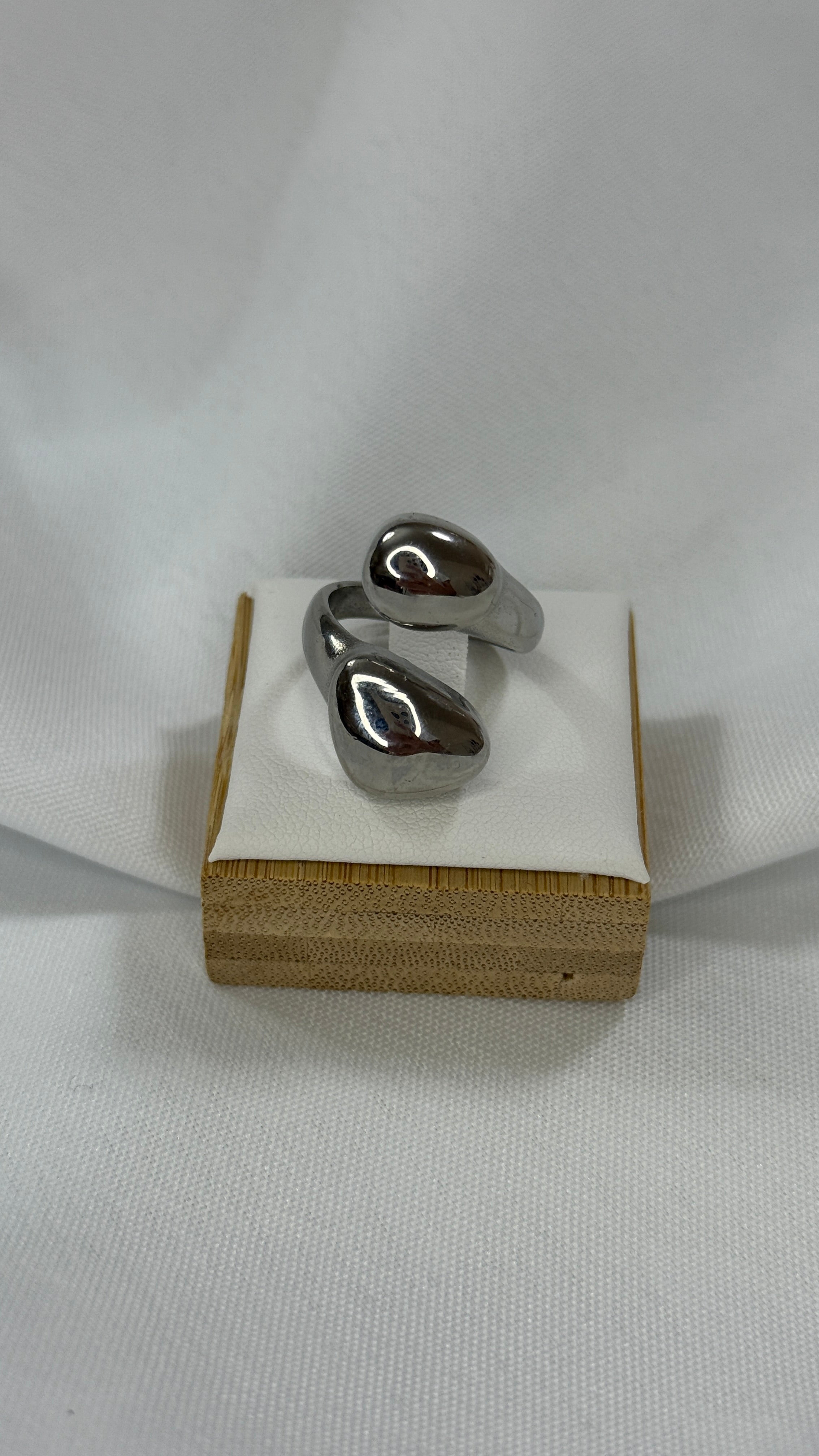 Anello bombato rigido