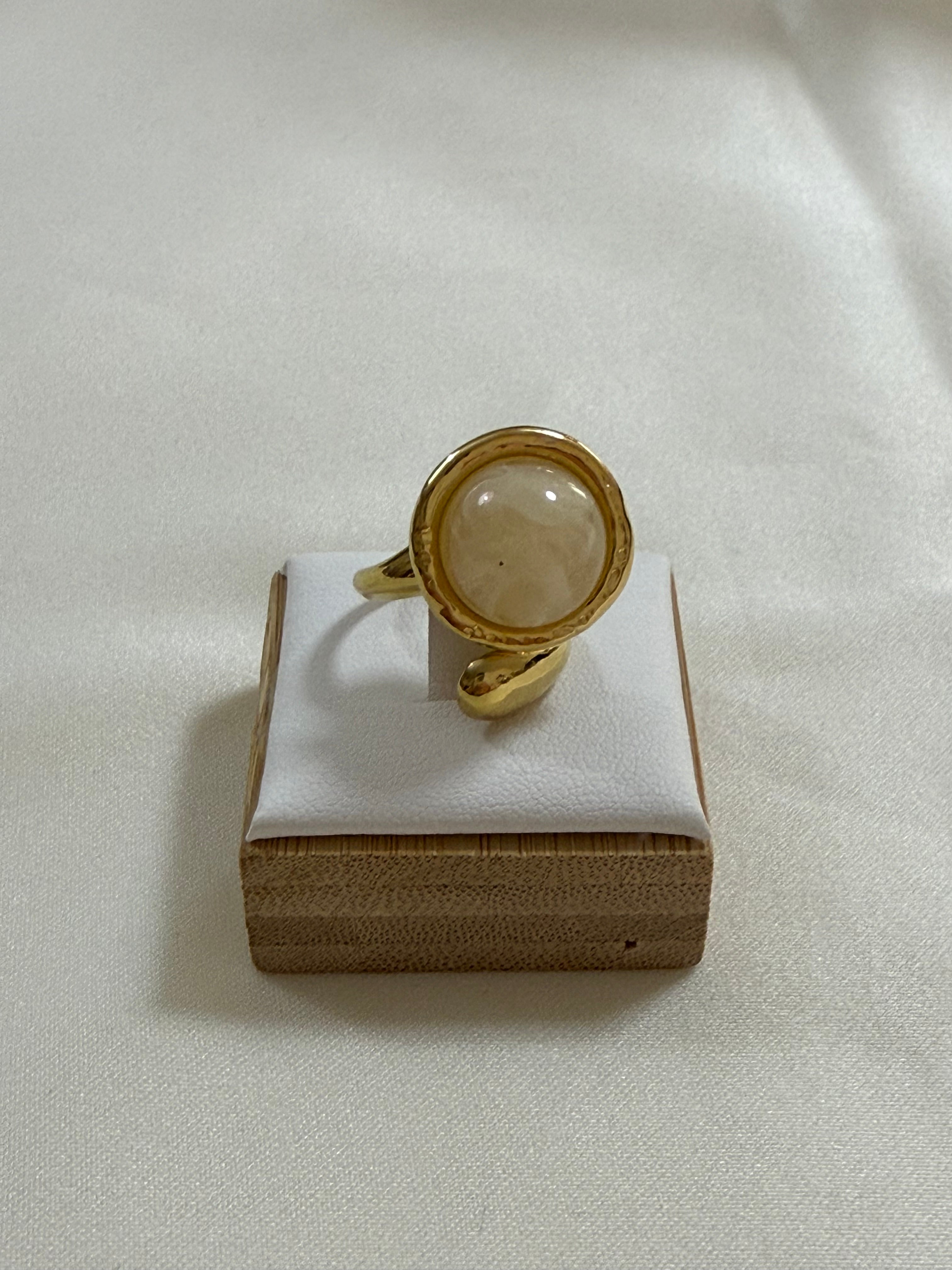 Anello “Ivonny” beige