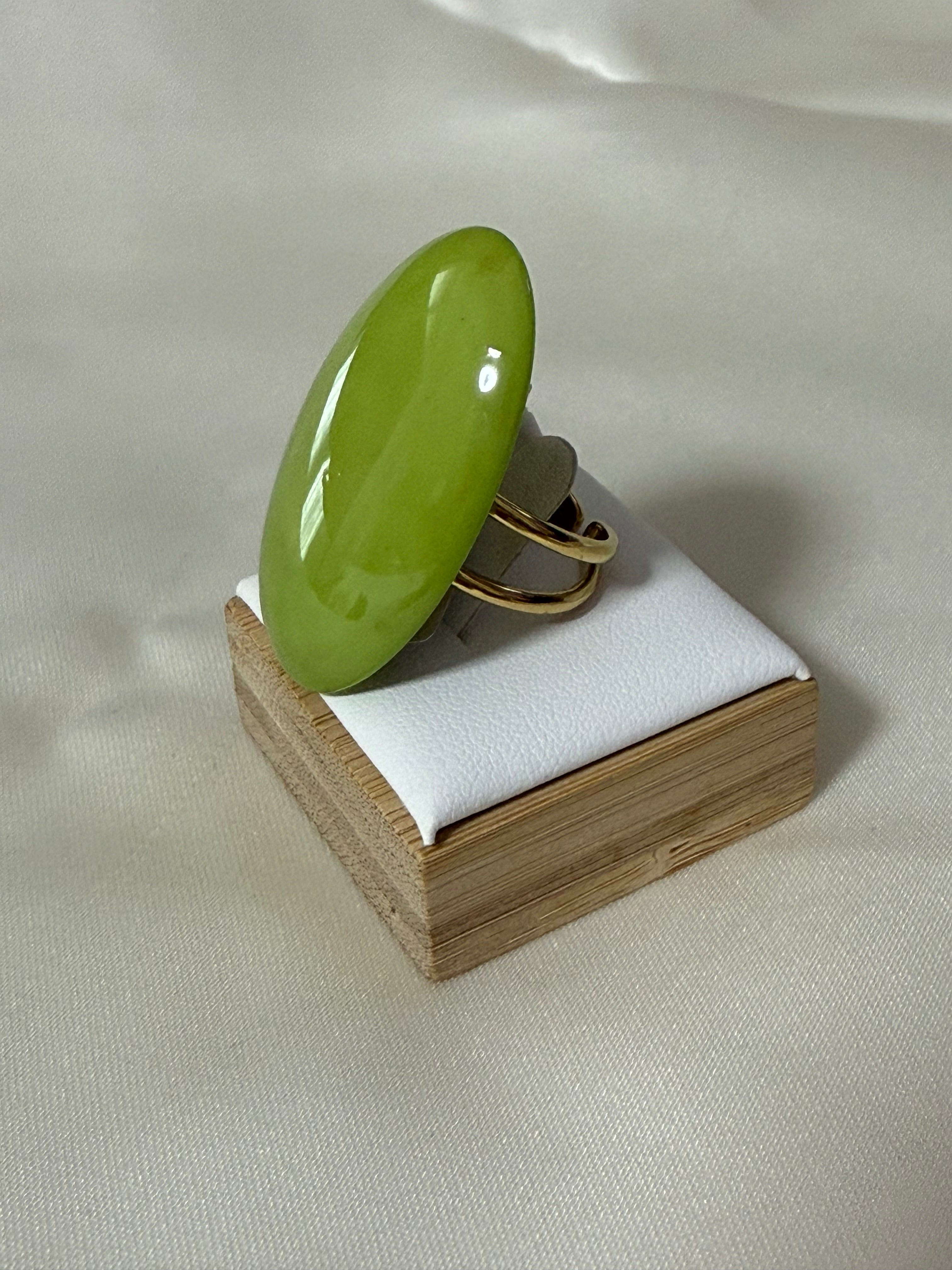 Anello ovale verde