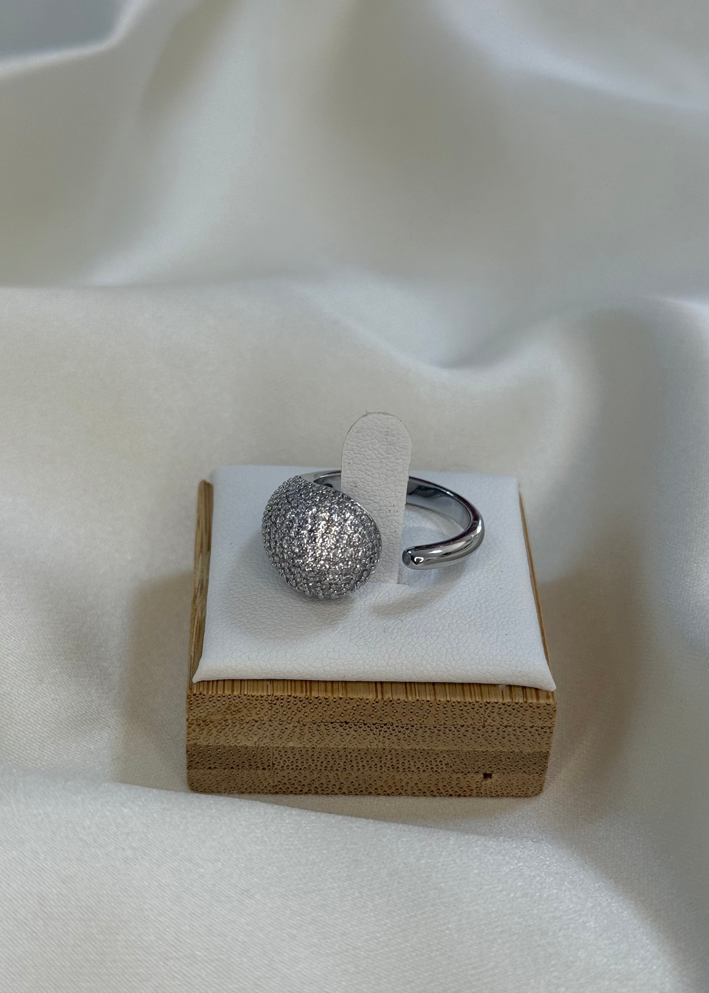 Anello goccia brillantinata silver