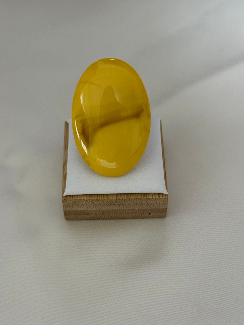 Anello ovale giallo