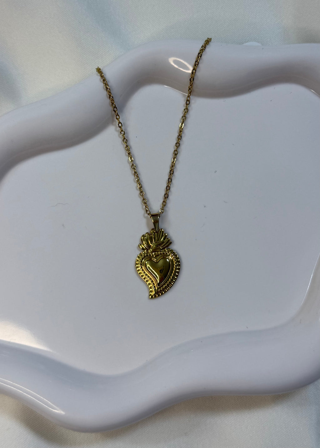 Collana con charm cuore sacro gold