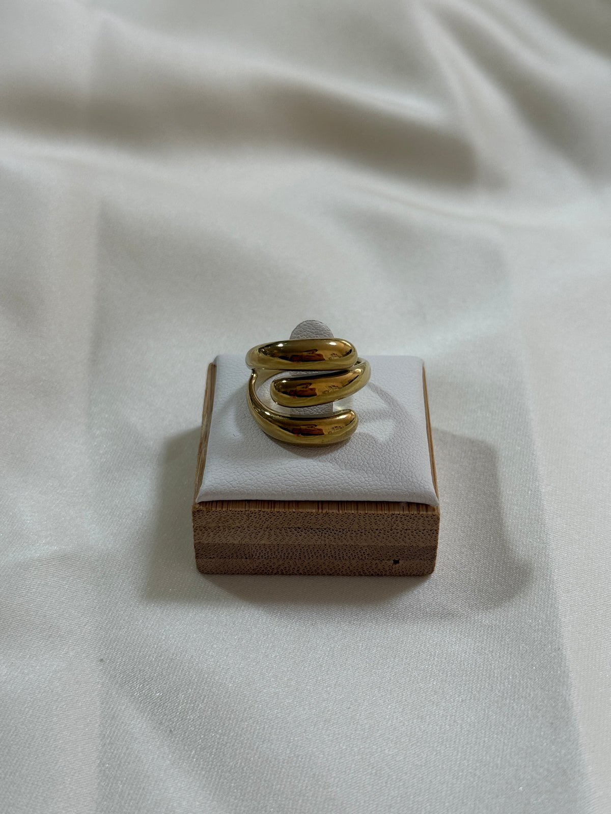 Anello abbraccio gold