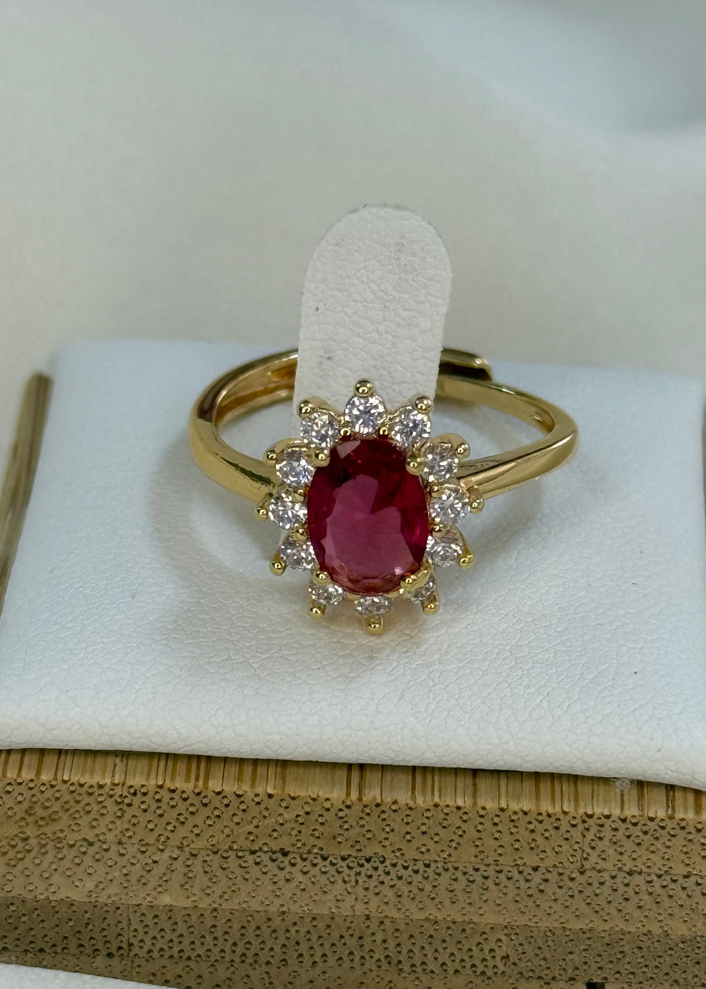 Anello Katy gold e pietra rossa