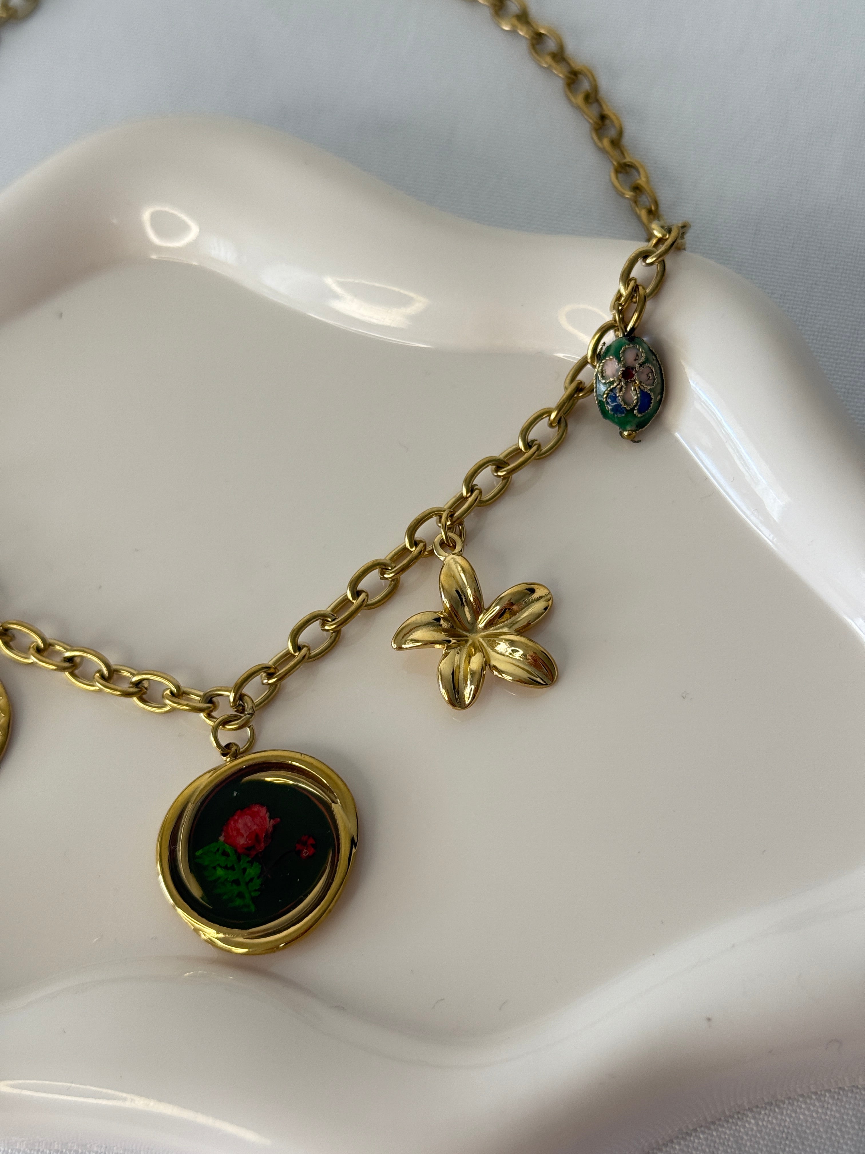 Collana green flowers