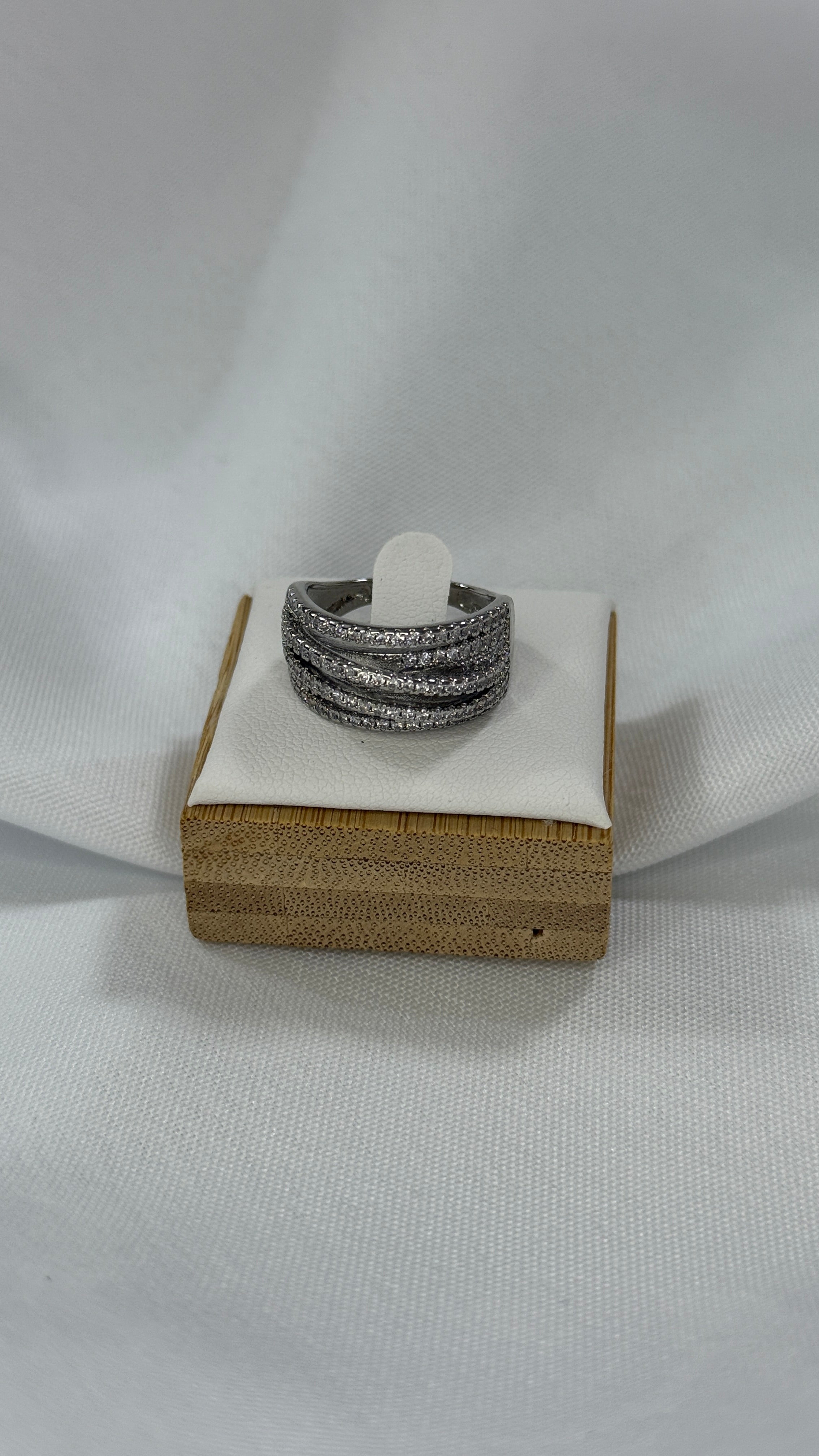 Anello a fascia multifili brillantinato